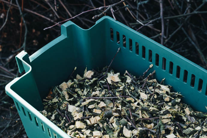Gehäckselter Baumschnitt als Mulchmaterial